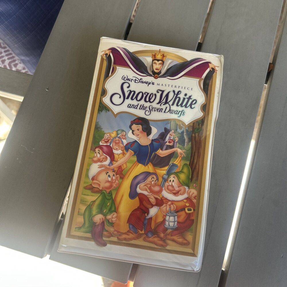 Snow White and the Seven Dwarfs (VHS, 1994)